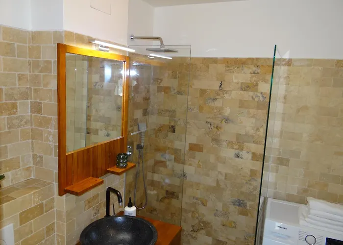 Апартаменти The One Balcescu- View Over Center *